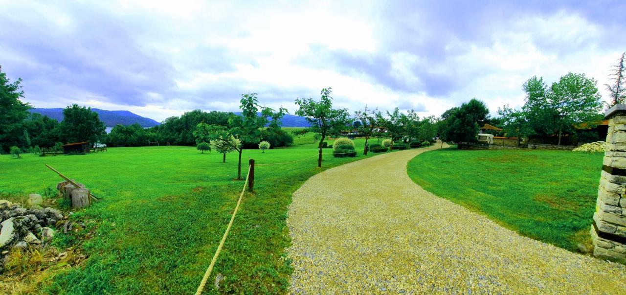 Complex Pristan In The Mountain Hotel Shilkovtsi Exterior foto