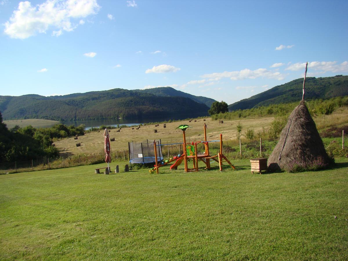 Complex Pristan In The Mountain Hotel Shilkovtsi Exterior foto